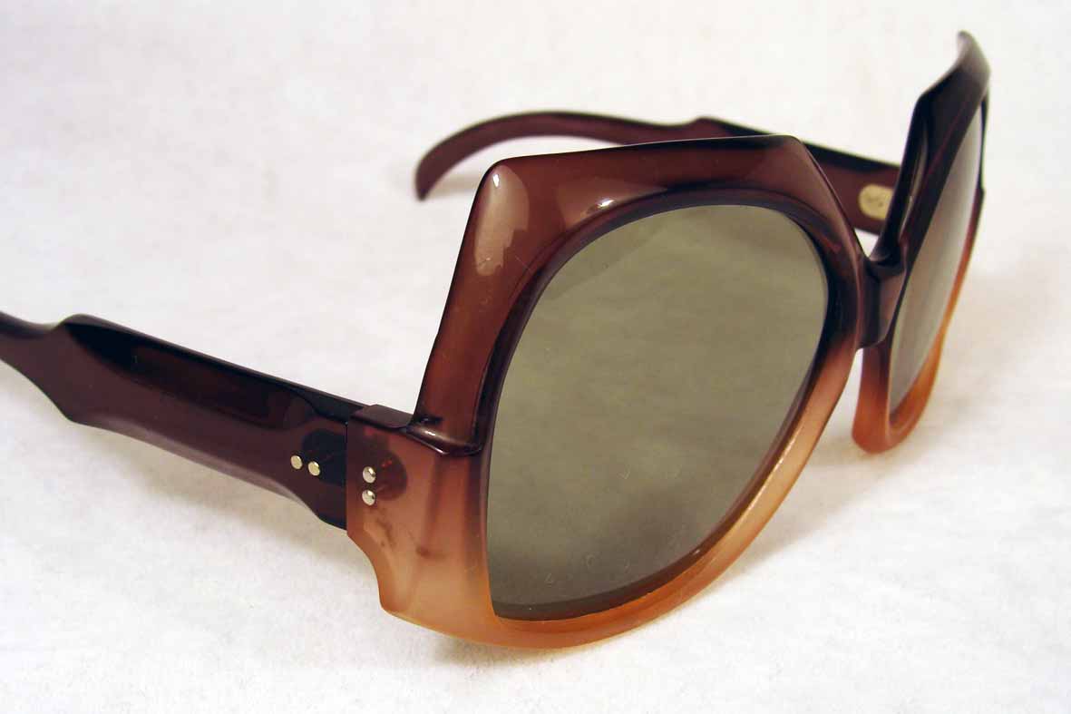 vintage sunglasses : womens : 1970's marked FRANCE