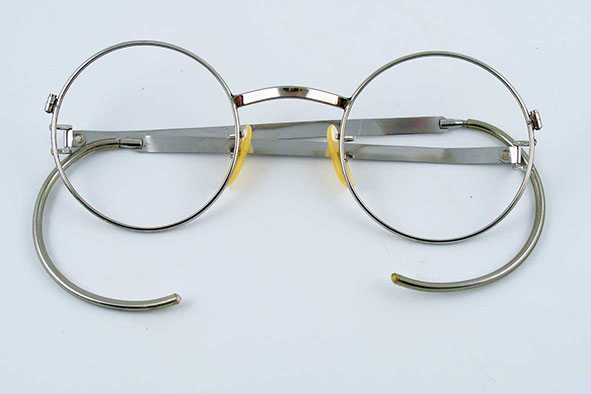 vintage eyewear : unisex : WWII gas mask spectacles marked TOC (ENGLAND)