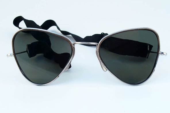 vintage sunglasses : mens : WW2 aviator frame by THEODORE HAMBLIN (UK)