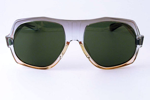 vintage sunglasses : unisex : 1970s Ray-Ban Bradshaw by BAUSCH & LOMB (USA)