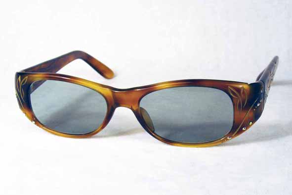 vintage sunglasses : womens : 1960's marked FRANCE